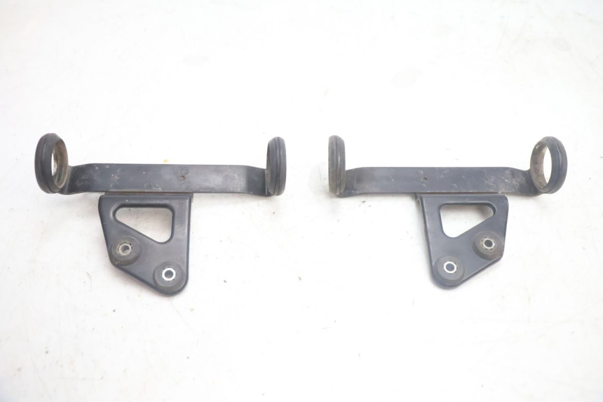 photo de SUPPORTO FARO ANTERIORE SUZUKI DR S 600 (1985 - 1989) - Vista principale