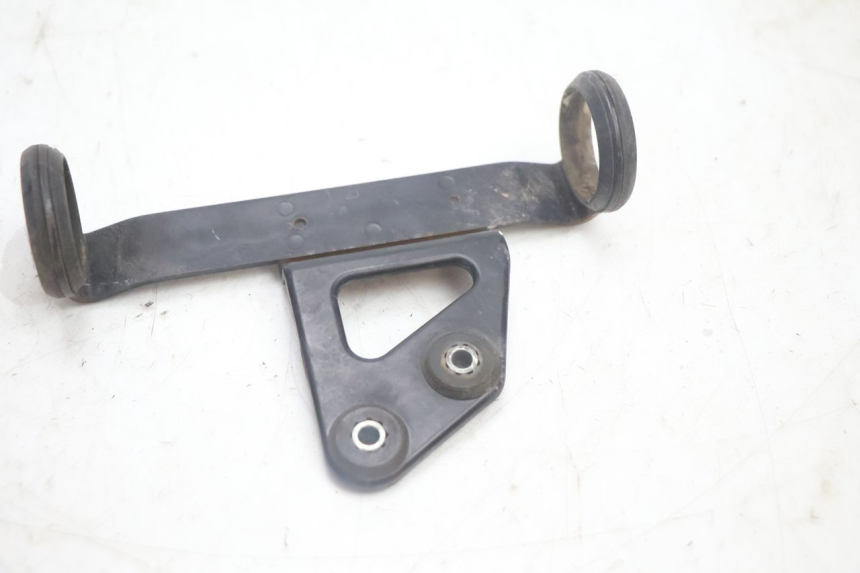 photo de SUPPORTO FARO ANTERIORE SUZUKI DR S 600 (1985 - 1989) - Zoom sullo stato d'uso