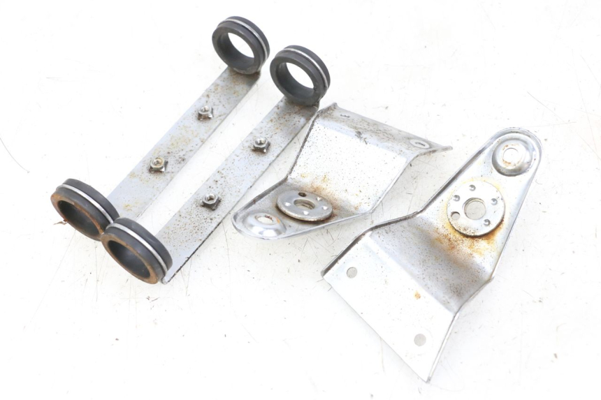 photo de SUPPORTO FARO ANTERIORE HYOSUNG GF 125 (2001 - 2005) - Dettaglio del componente