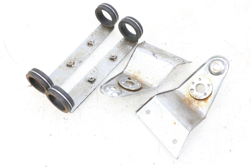 photo de SUPPORTO FARO ANTERIORE HYOSUNG GF 125 (2001 - 2005) - Primo piano tecnico