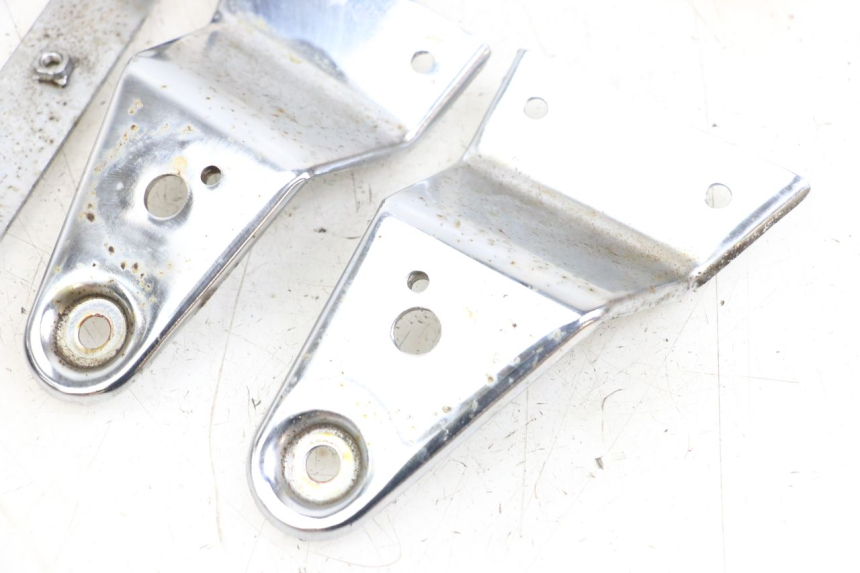 photo de SUPPORTO FARO ANTERIORE HYOSUNG GF 125 (2001 - 2005) - Vista d'insieme del prodotto