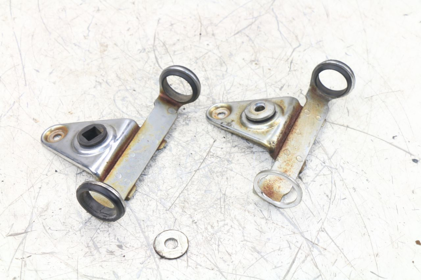 photo de SUPPORTO FARO SUZUKI GN 125 (1997 - 2000) - Dettaglio del componente