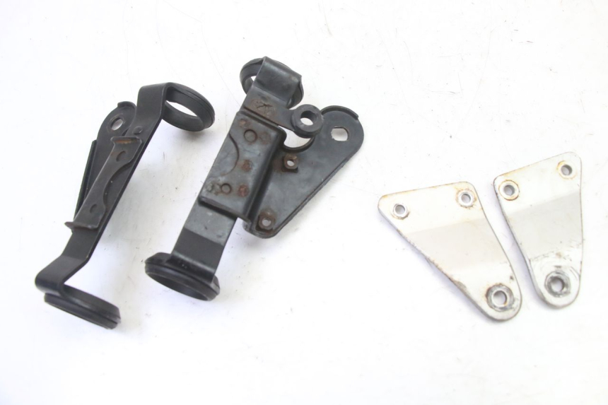 photo de ATTACCO FANALE SUZUKI GS GSE 500 (2001 - 2003) - Dettaglio del componente