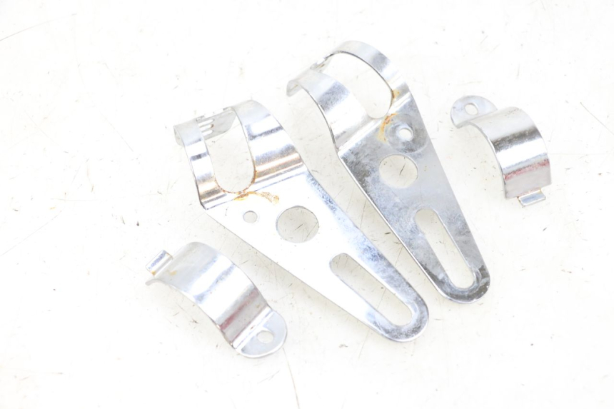 photo de SUPPORTO FARO ANTERIORE SUZUKI GSF N BANDIT 600 (1996 - 1999) - Dettaglio del componente