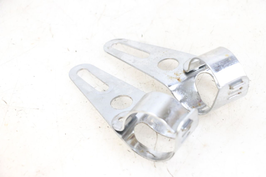 photo de SUPPORTO FARO ANTERIORE SUZUKI GSF N BANDIT 600 (1996 - 1999) - Altra angolazione