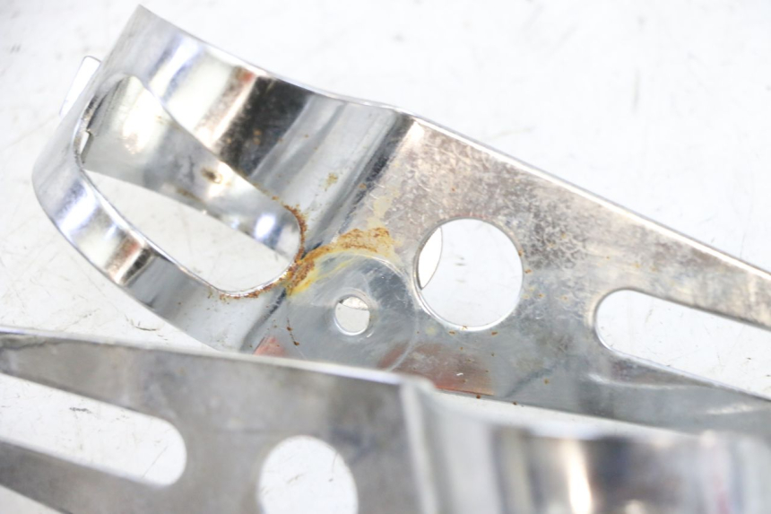 photo de SUPPORTO FARO ANTERIORE SUZUKI GSF N BANDIT 600 (1996 - 1999) - Dettagli dei punti di fissaggio