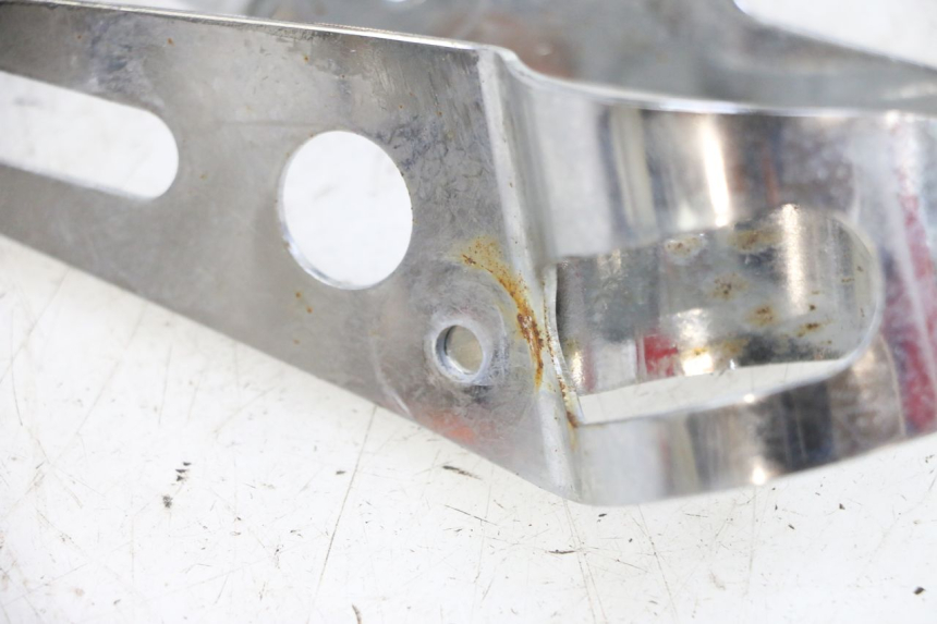 photo de SUPPORTO FARO ANTERIORE SUZUKI GSF N BANDIT 600 (1996 - 1999) - Stato della superficie e materiale