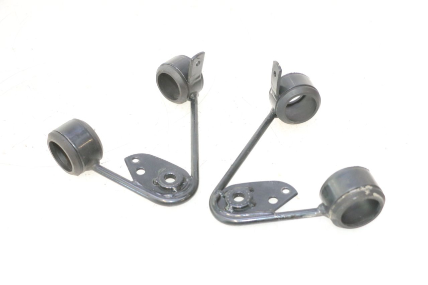 photo de SUPPORTO FARO ANTERIORE MZ RT 125 (2000 - 2008) - Primo piano tecnico