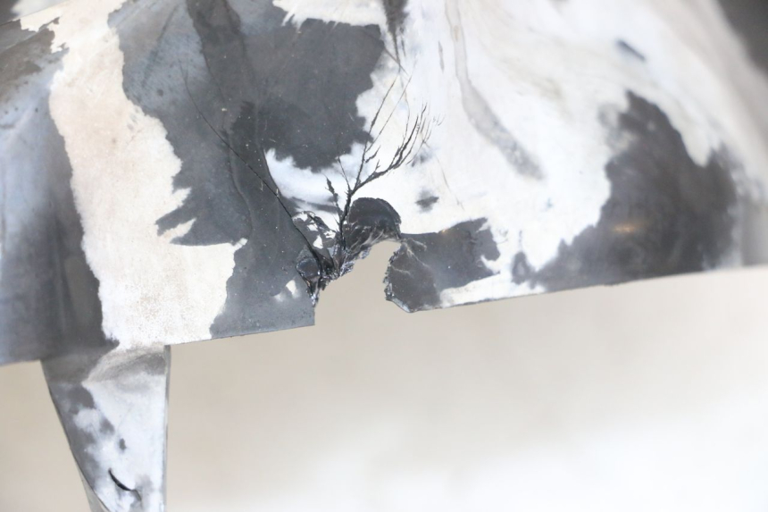 photo de SUPPORTO FARO ANTERIORE APRILIA SCARABEO GT TOURING 125 (1999 - 2005) - Dettagli dei punti di fissaggio