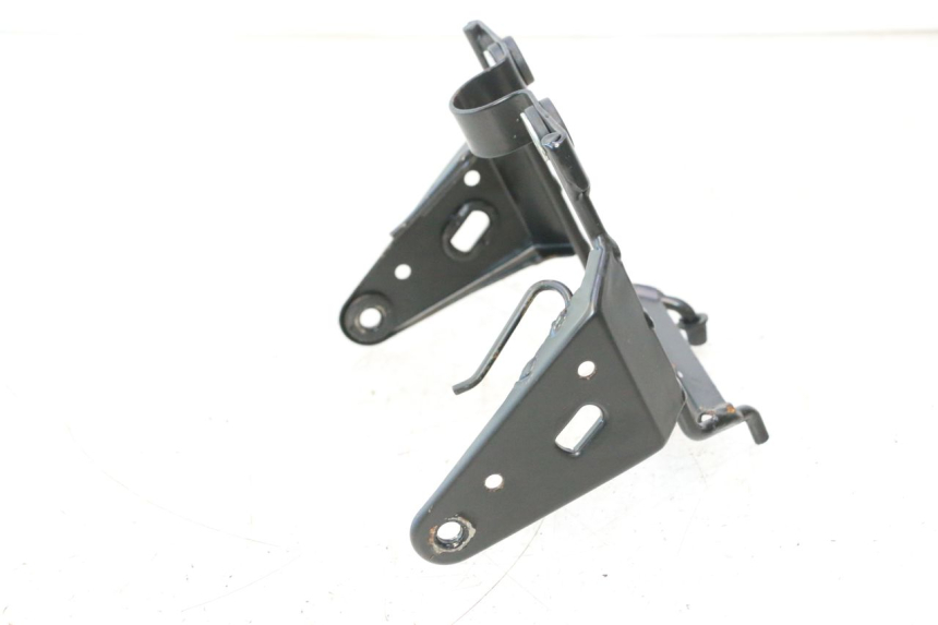 photo de SUPPORTO FARO ANTERIORE DAELIM VJ ROADWIN 125 (2004 - 2007) - Primo piano tecnico
