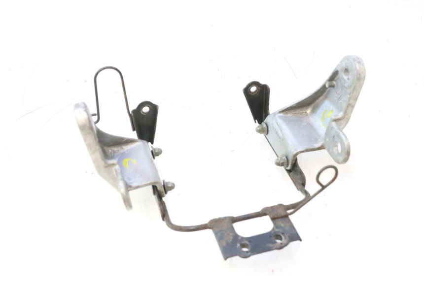 photo de SUPPORTO FARO ANTERIORE YAMAHA XJR 1300 (1998 - 2002) - Dettagli dei punti di fissaggio