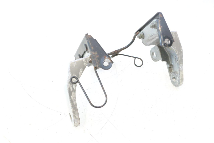 photo de SUPPORTO FARO ANTERIORE YAMAHA XJR 1300 (1998 - 2002) - Stato della superficie e materiale