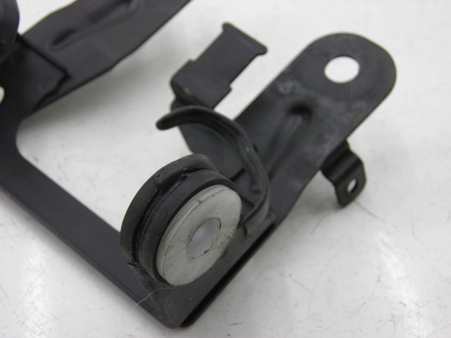 photo de SUPPORTO FARO YAMAHA SR 125 (1982 - 2003) - Altra angolazione