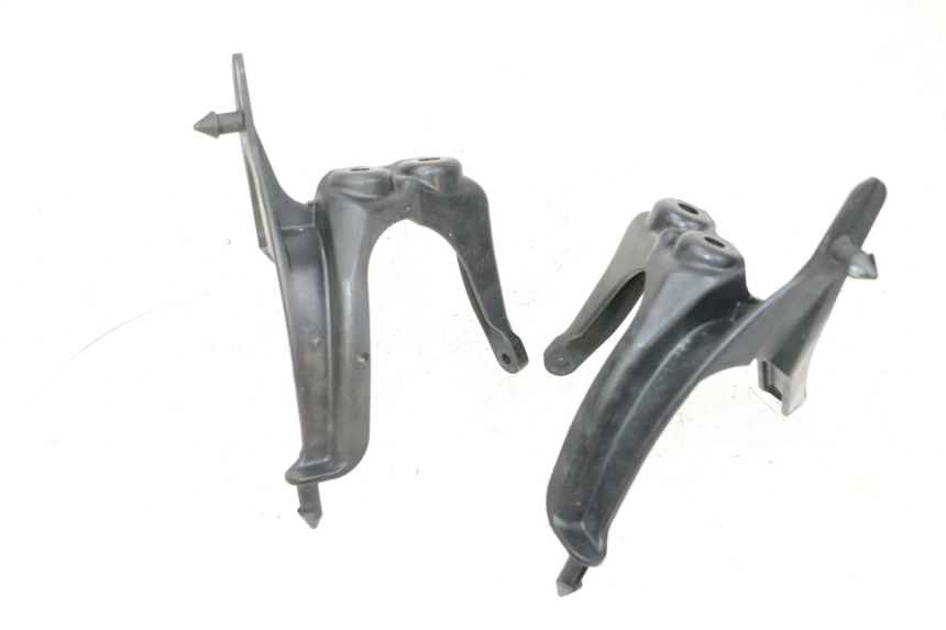 photo de SUPPORTO FARO ANTERIORE YAMAHA YFM R RAPTOR 250 (2008 - 2014) - Dettaglio del componente