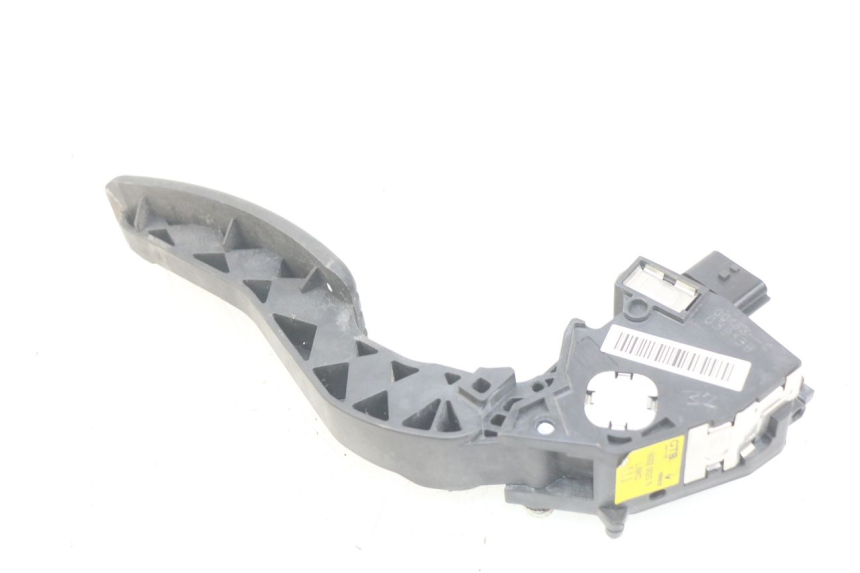 photo de Pedale dell'acceleratore RENAULT TWIZY 45 (2012 - 2019) - Altra angolazione