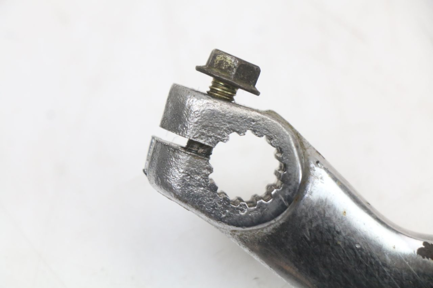 photo de Pedale del freno HYOSUNG GV AQUILA 125 (2000 - 2009) - Altra angolazione