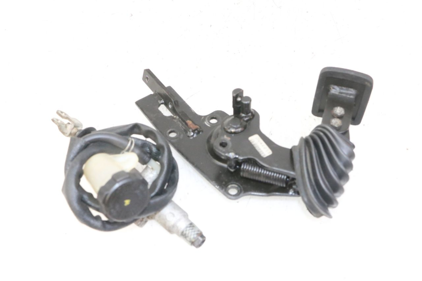 photo de PEDALE FRENO  PIAGGIO IE MP3 YOURBAN 300 (2011 - 2016) - Dettaglio del componente