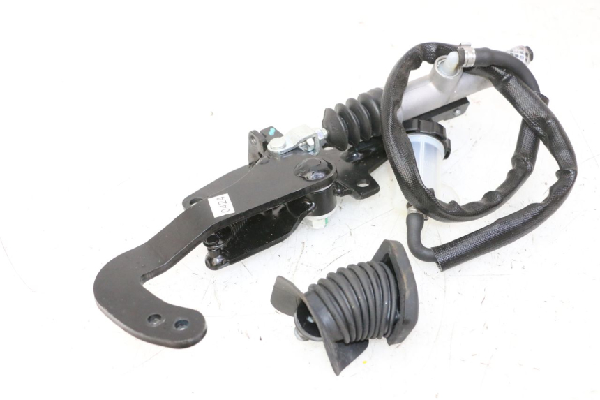 photo de PEDALE FRENO  PIAGGIO MP3 HPE 310 (2024 - 2025) - Dettagli dei punti di fissaggio