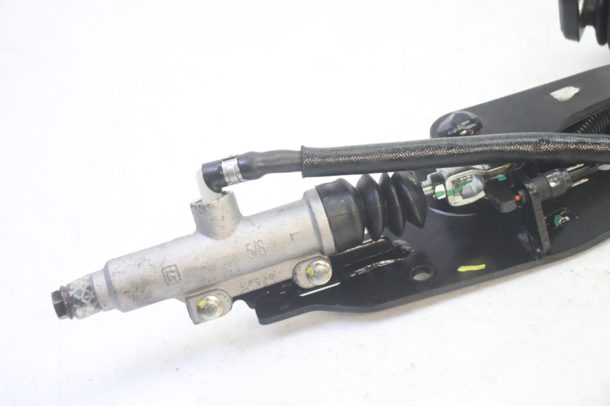 photo de PEDALE FRENO  PIAGGIO MP3 HPE 350 (2018 - 2020) - Dettaglio del componente