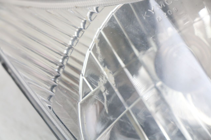 photo de FANALE ANTERIORE KYMCO AGILITY 4T 50 (2018 - 2022) - Zoom sullo stato d'uso