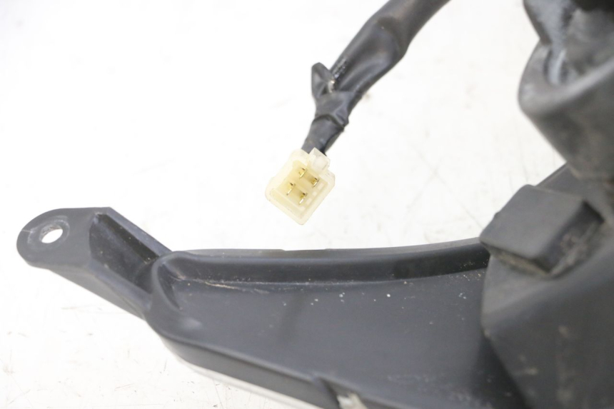 photo de FANALE ANTERIORE KYMCO AGILITY 4T 50 (2005 - 2018) - Zoom sullo stato d'uso