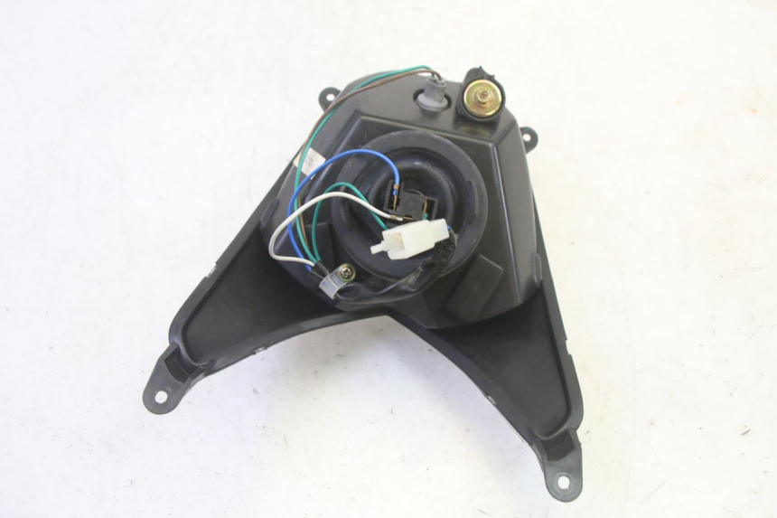 photo de FANALE ANTERIORE KYMCO AGILITY 4T 50 (2018 - 2022) - Dettagli dei punti di fissaggio