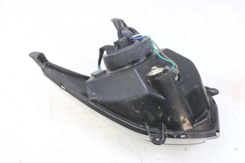 photo de FANALE ANTERIORE KYMCO AGILITY 4T 50 (2018 - 2022) - Dettagli dei punti di fissaggio