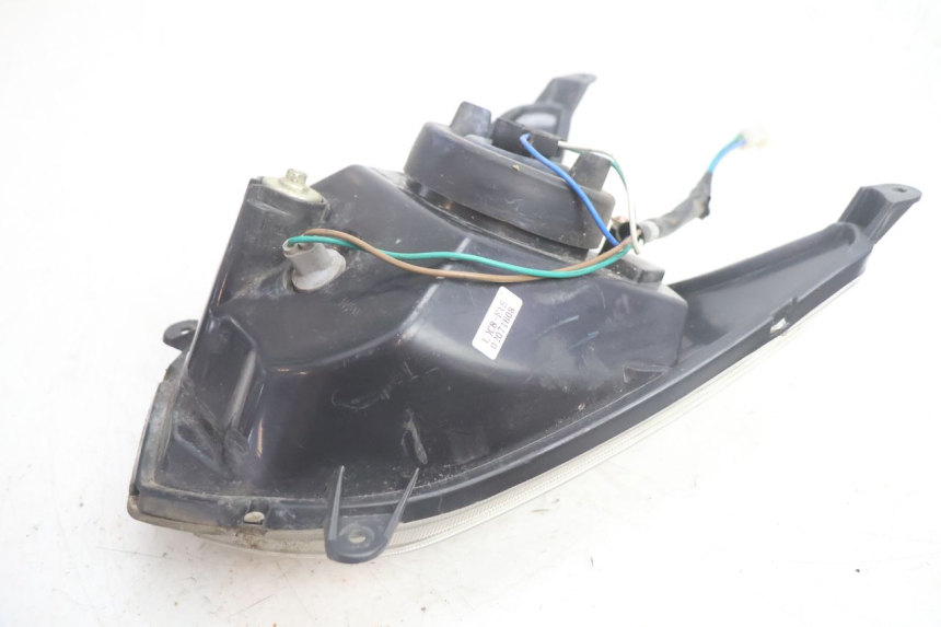 photo de FANALE ANTERIORE KYMCO AGILITY 4T 50 (2018 - 2022) - Dettagli dei punti di fissaggio