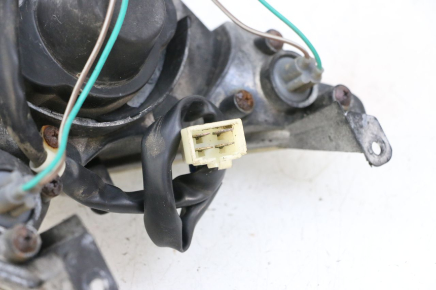 photo de FARO ANTERIORE KYMCO AGILITY CITY 4T 50 (2008 - 2016) - Altra angolazione