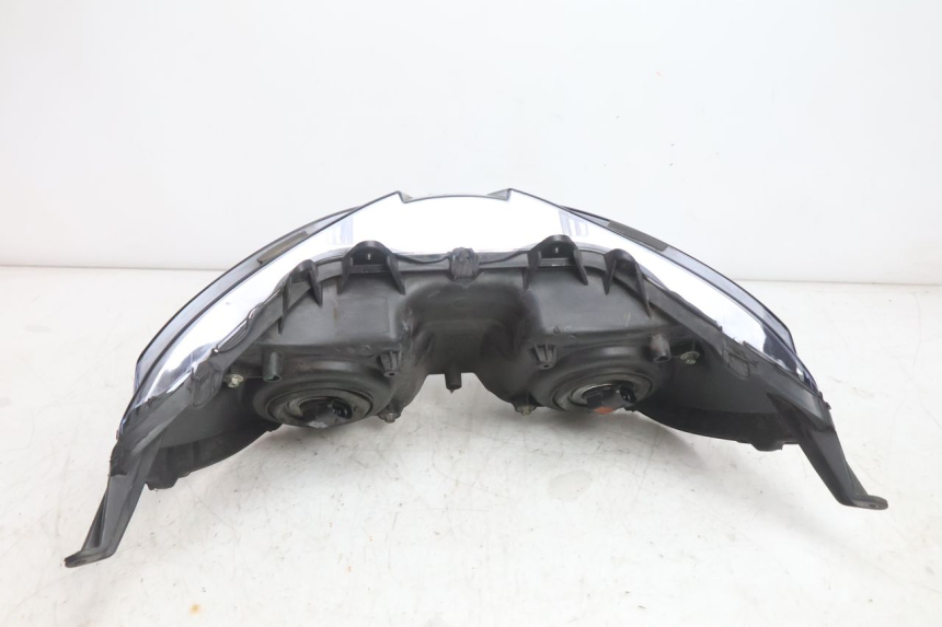 photo de FARO ANTERIORE APRILIA ATLANTIC S 125 (2010 - 2013) - Primo piano tecnico