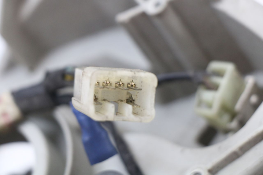 photo de FANALE ANTERIORE SUZUKI BURGMAN 125 (2007 - 2014) - Marcature e riferimenti originali