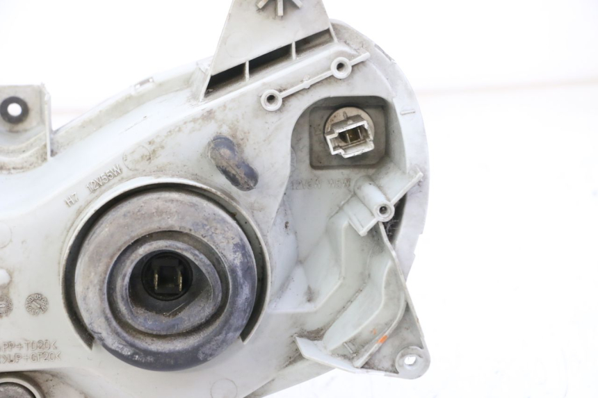 photo de FANALE ANTERIORE SUZUKI BURGMAN 125 (2007 - 2014) - Caratteristiche distintive