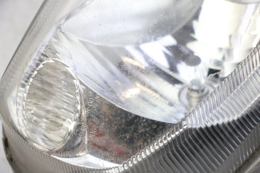 photo de FANALE ANTERIORE SUZUKI BURGMAN 125 (2007 - 2014) - Zoom sullo stato d'uso