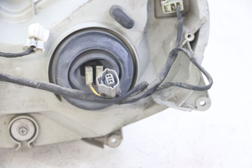 photo de FANALE ANTERIORE SUZUKI BURGMAN 125 (2007 - 2014) - Altra vista dell'articolo