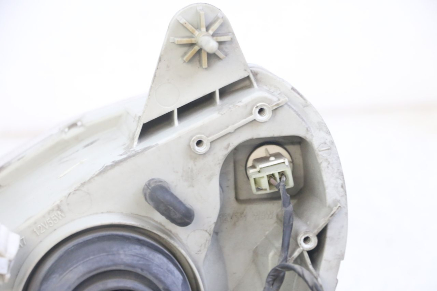 photo de FANALE ANTERIORE SUZUKI BURGMAN 125 (2007 - 2014) - Caratteristiche distintive