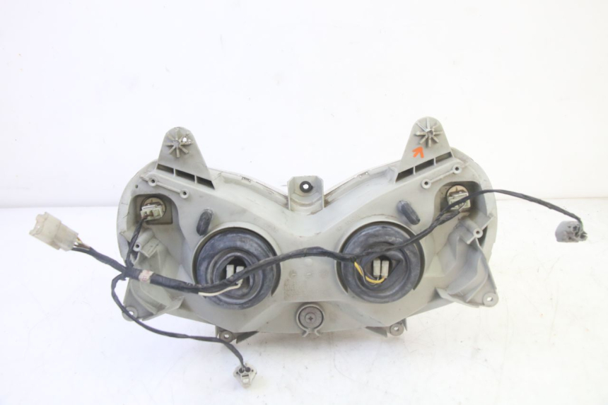 photo de FANALE ANTERIORE SUZUKI BURGMAN 125 (2007 - 2014) - Stato della superficie e materiale