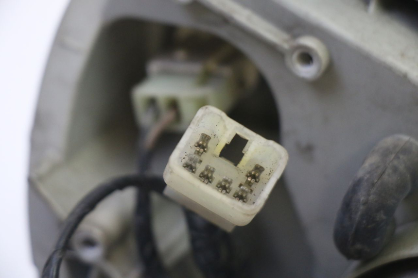 photo de FANALE ANTERIORE SUZUKI BURGMAN 125 (2007 - 2014) - Marcature e riferimenti originali