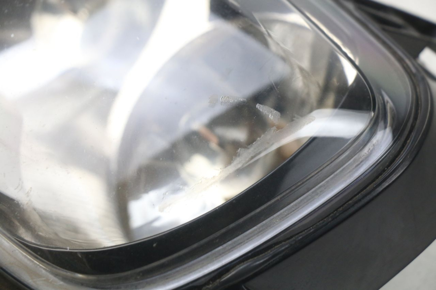 photo de FANALE ANTERIORE YAMAHA BW'S 50 (2004 - 2017) - Stato della superficie e materiale