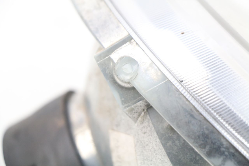 photo de FANALE ANTERIORE YAMAHA BW'S BWS 125 (2010 - 2013) - Dettagli dei punti di fissaggio