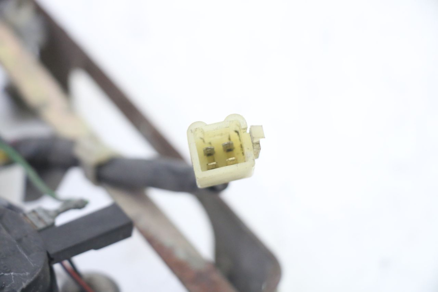 photo de FARO ANTERIORE YAMAHA BW'S 100 (1999 - 2002) - Stato della superficie e materiale