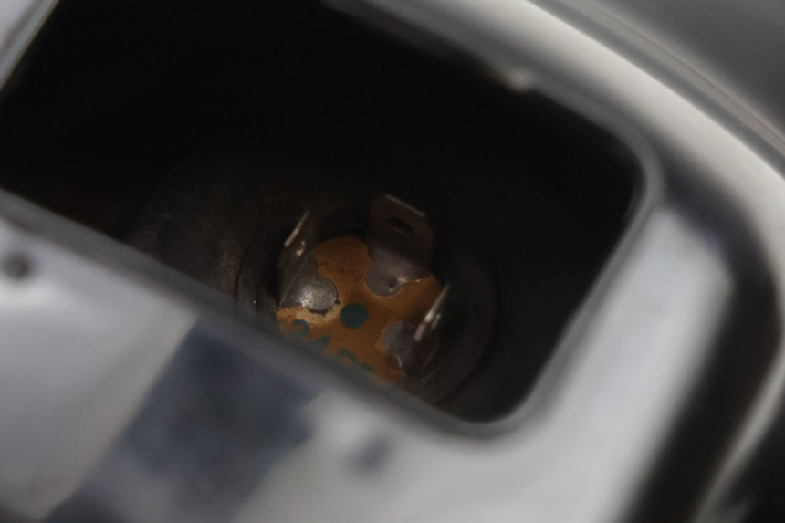 photo de FARO ANTERIORE HONDA CB TWO FIFTY 250 (1991 - 2002) - Primo piano ad alta risoluzione