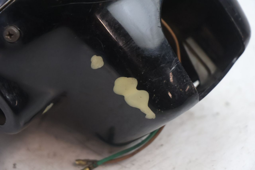 photo de FARO ANTERIORE HONDA CB TWO FIFTY 250 (1991 - 2002) - Dettagli dei punti di fissaggio