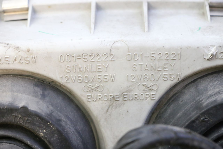 photo de FARO ANTERIORE HONDA CBR F SC25 1000 (1989 - 1992) - Dettaglio del componente