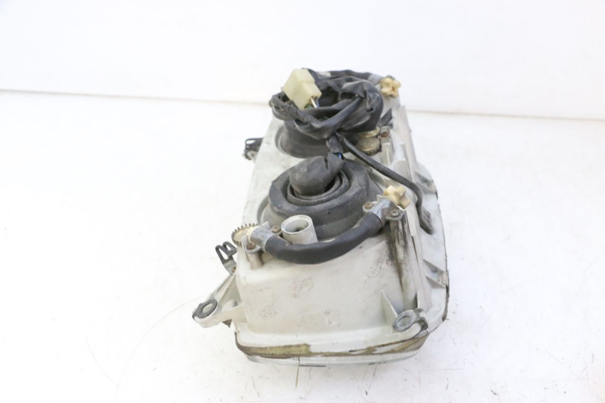 photo de FARO ANTERIORE HONDA CBR F SC25 1000 (1989 - 1992) - Primo piano tecnico