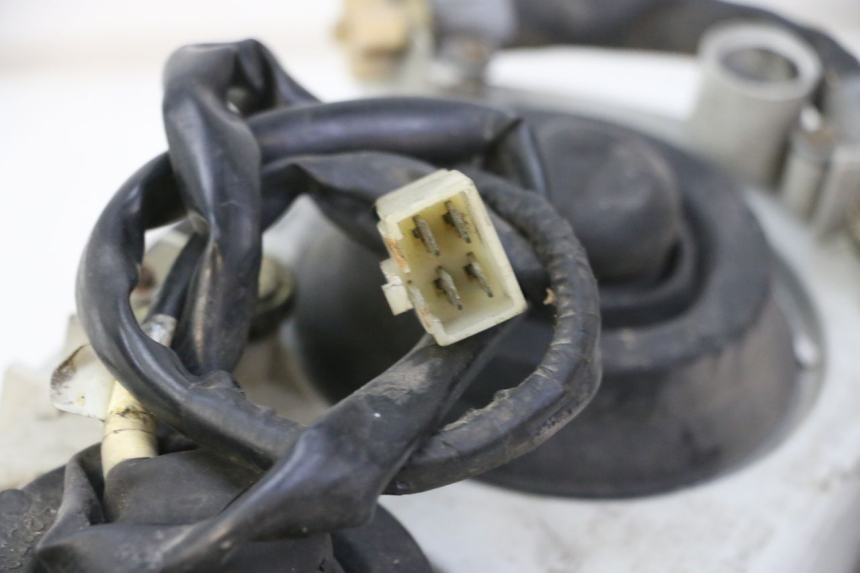 photo de FARO ANTERIORE HONDA CBR F SC25 1000 (1989 - 1992) - Dettagli dei punti di fissaggio