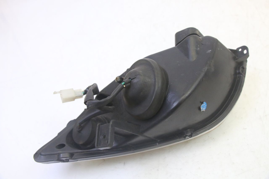 photo de FANALE ANTERIORE PEUGEOT CITYSTAR 50 (2013 - 2017) - Stato della superficie e materiale