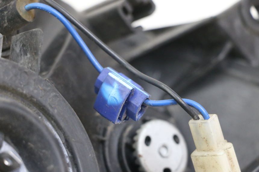 photo de FANALE ANTERIORE YAMAHA CYGNUS X 125 (2004 - 2007) - Dettaglio del componente