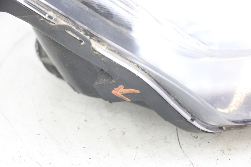 photo de FANALE ANTERIORE YAMAHA CYGNUS X 125 (2004 - 2007) - Marcature e riferimenti originali