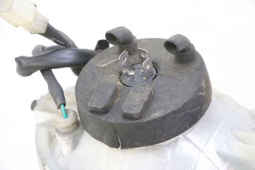 photo de FARO ANTERIORE DAELIM BESBI 125 (2007 - 2008) - Stato della superficie e materiale