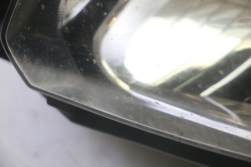 photo de FARO ANTERIORE SUZUKI DL V STROM 1000 (2002 - 2007) - Stato della superficie e materiale